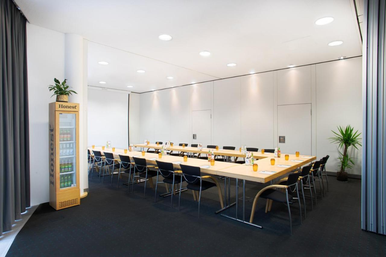 Hotel Four Munich Neue Messe 4*